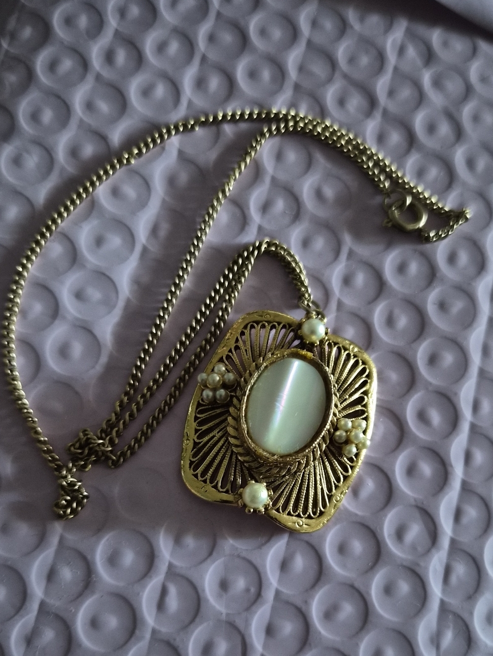 Gold-Tone Pendant Necklace with Opalescent Center